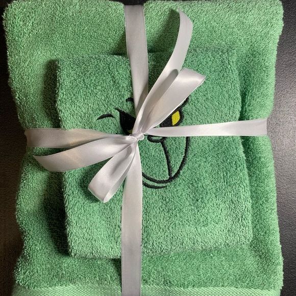 💚🎄BRAND NEW🌟BEST SELLER💚set of GRINCH towels💚 - Picture 3 of 4